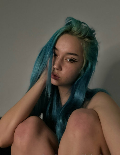 littlealicexxx OnlyFans Strip