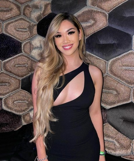 Clarissa May OnlyFans Bilder