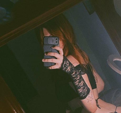 Foxy Bellyne OnlyFans-Creator