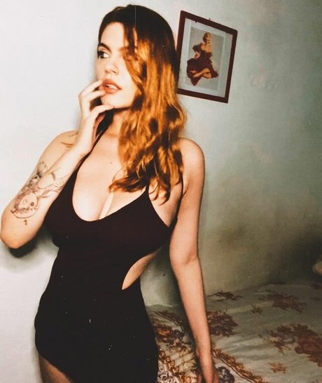 Foxy Bellyne OnlyFans Bilder nackt