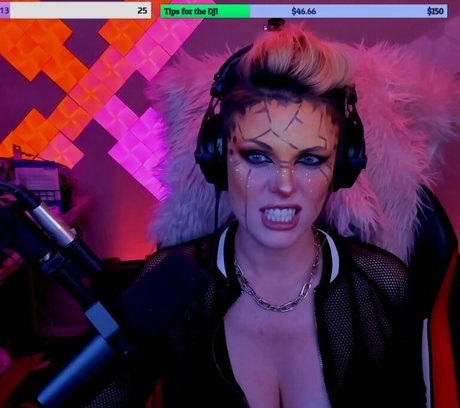 scxrlet64 OnlyFans Nacktbilder geleakt