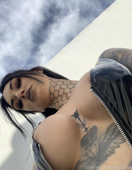 Bee Phillips Nacktbilder von OnlyFans geleakt