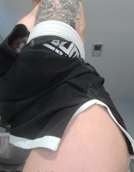 brizzybrawls OnlyFans-Leaks