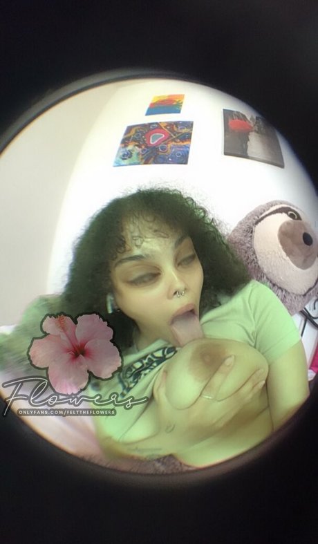 flowers Nackt auf OnlyFans Leaks