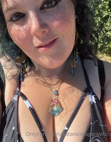 satanicdragonwitch Nacktbilder von OnlyFans