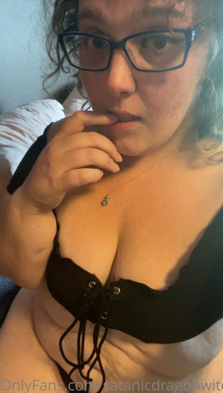 satanicdragonwitch OnlyFans Striptease