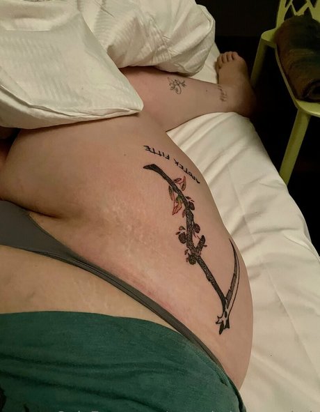 satanicdragonwitch OnlyFans Bilder nackt