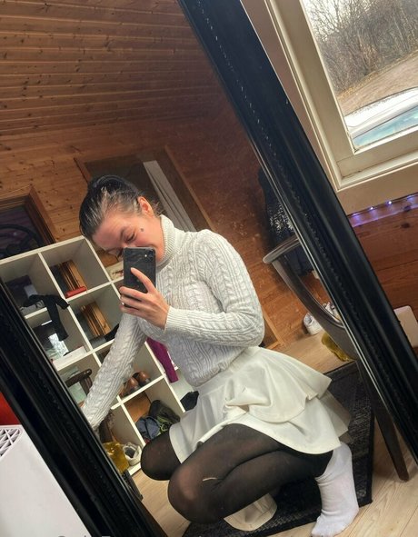 vesteraalenhotmama OnlyFans Strip