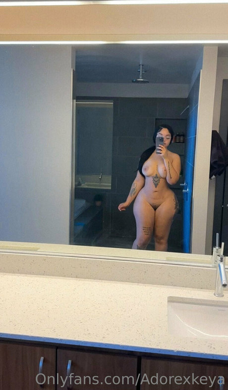 adorexkeya OnlyFans-Bilder