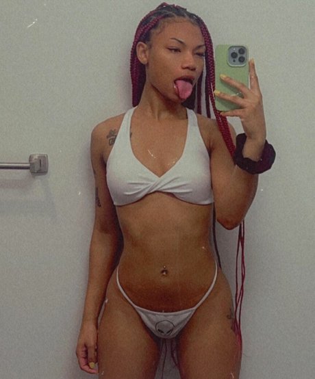 CurlyFryK Nacktbilder von OnlyFans geleakt