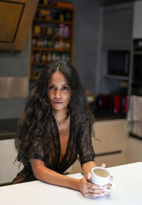 Adjouai OnlyFans geleakt.