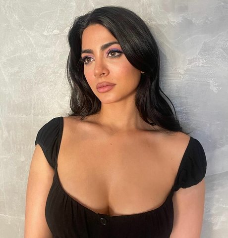 Emeraude Toubia OnlyFans geleakt.
