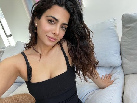 Emeraude Toubia Leaks von OnlyFans