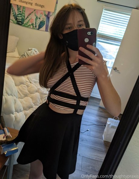 thoughtypraxis OnlyFans Inhalte