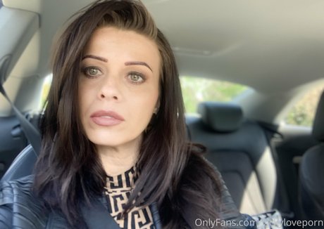 vickyloveporn OnlyFans Striptease