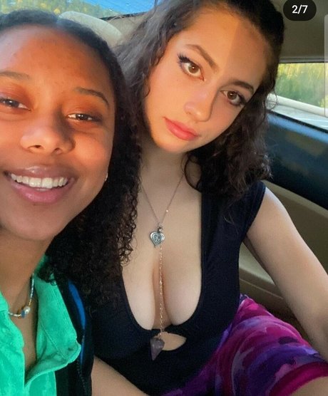 Bella Ossi Nacktbilder OnlyFans geleakt