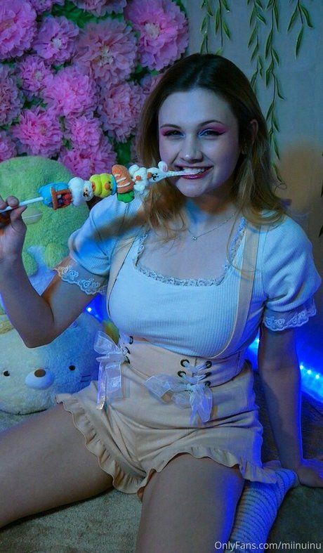Miinuinu OnlyFans Lesbisch