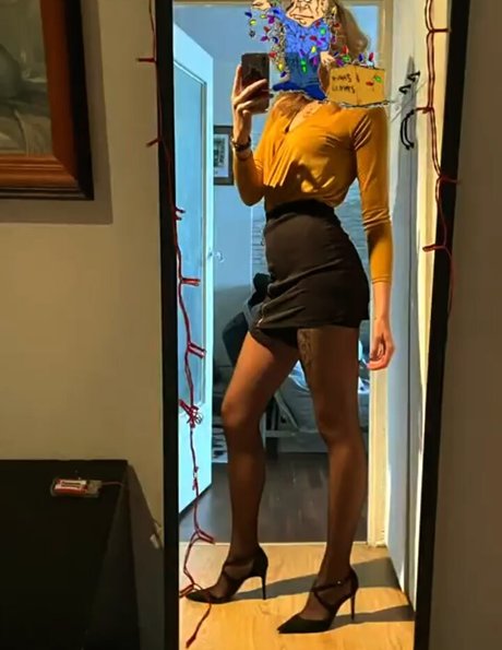 Sohayo official OnlyFans Striptease