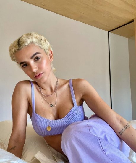 Manu Gavassi Model OnlyFans Foto