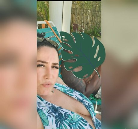 cream my holes OnlyFans Inhalte