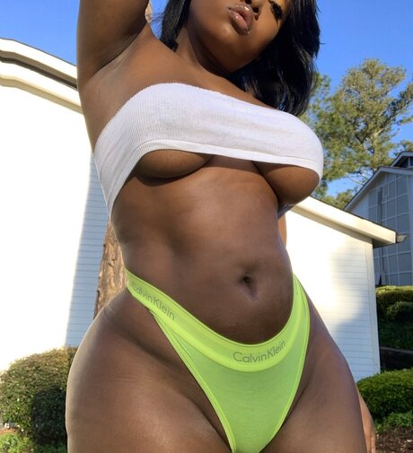 Lina Rae Nackt auf OnlyFans Leaks