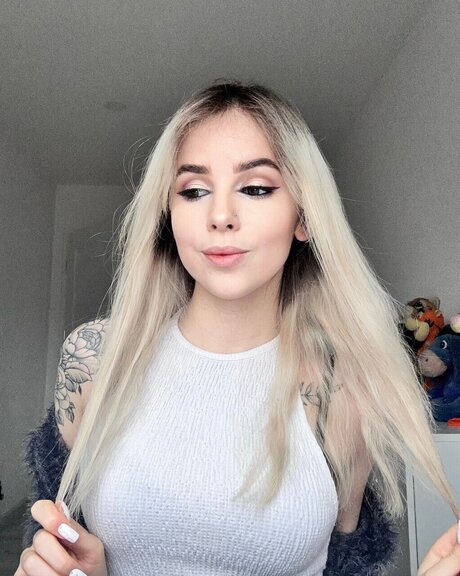 lindsey Nacktbilder von OnlyFans