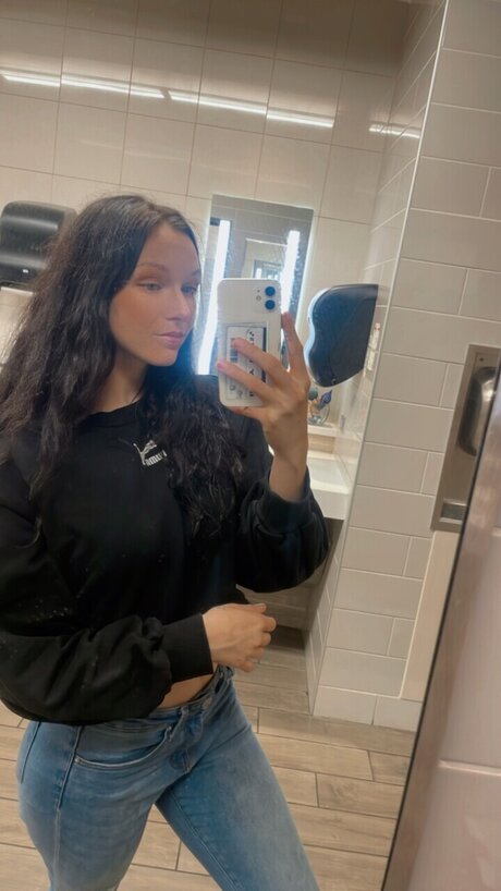 chey Nacktbilder von OnlyFans geleakt