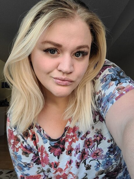 Pearl Nova OnlyFans Nacktbilder