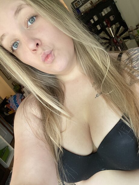 Nikki bby Nackt auf OnlyFans Leaks