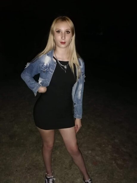 Sofia duarte OnlyFans Striptease