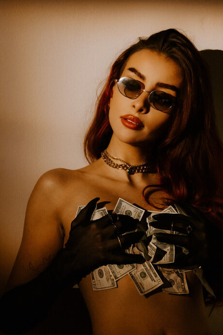 Petrana Galatea Brüste OnlyFans