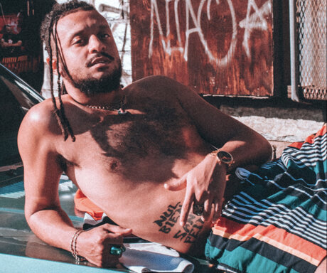 _HO_ OnlyFans Model Bilder