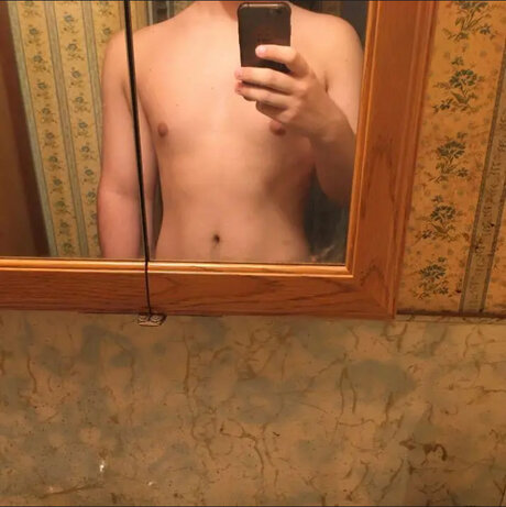 NickD10 OnlyFans gratis