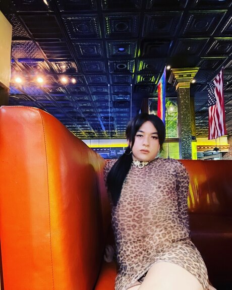 Virginassian Nackt auf OnlyFans