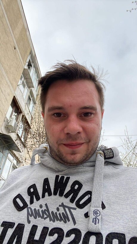 R A Dascalu OnlyFans-Bilder geleakt