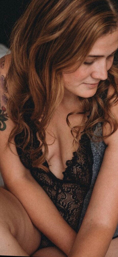 Chloe Thompson NurlyFans-Brüste