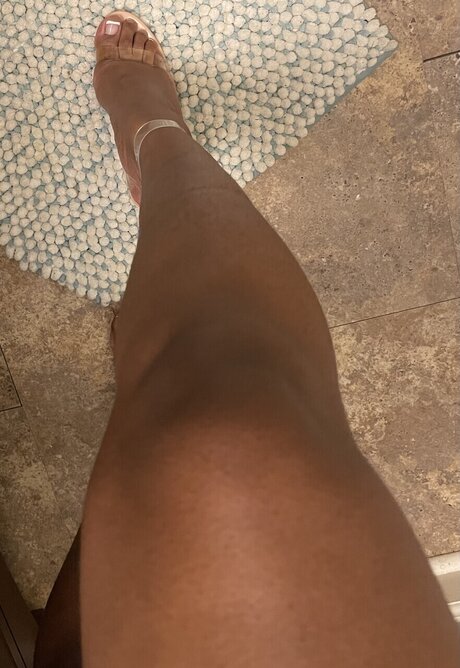 Tierra Leaks von Nacktbildern auf OnlyFans