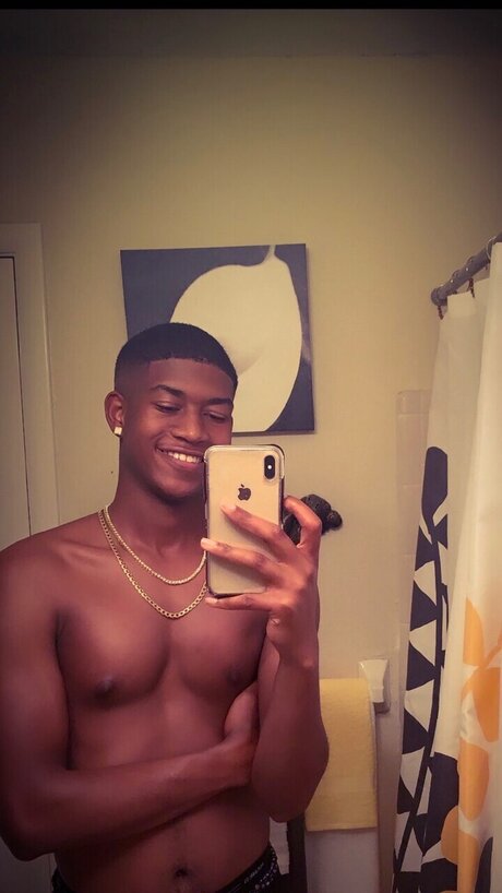 u10093312 OnlyFans Pornografie