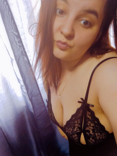 Ella83 OnlyFans Leak