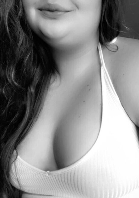 Angel Cakes OnlyFans Sextape