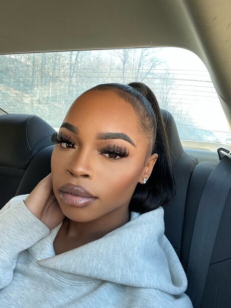 xoxribb OnlyFans schlank