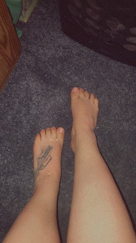 Cute feet OnlyFans OnlyFans