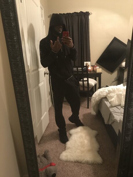 DarkChocolateThunder Leak von OnlyFans Pornografie