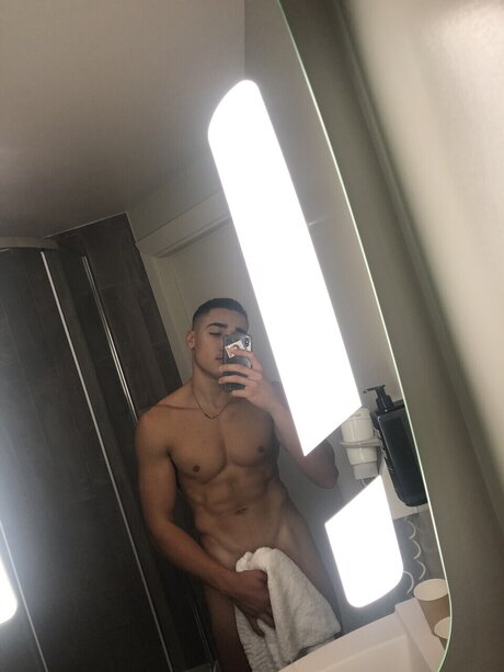 u65520386 OnlyFans-Model