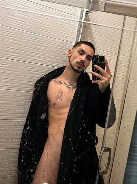 Rompas Nacktbilder-Leaks von OnlyFans