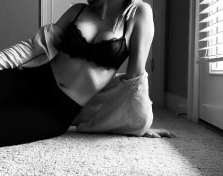 u164202745 OnlyFans Model Fotos