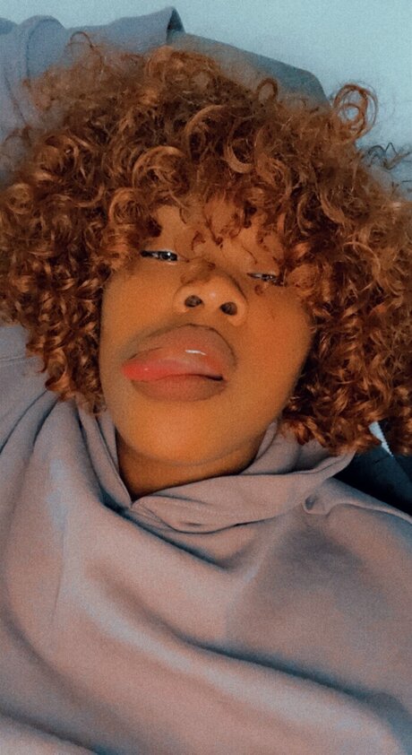 Butta Nackt auf OnlyFans Leak