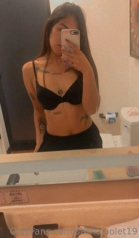 sashaviolet19 OnlyFans Star