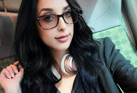 Raeraye Nacktpornos auf OnlyFans