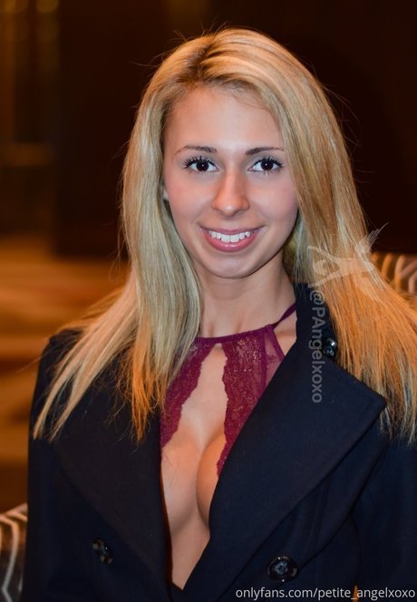petite angelxoxo XXX OnlyFans